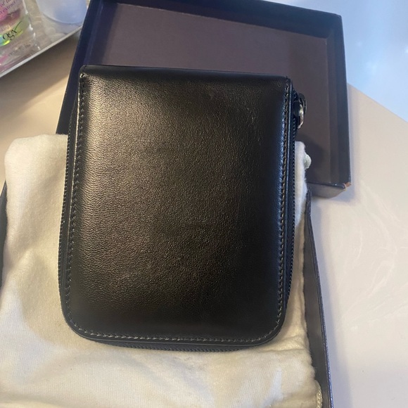 Prada wallet almost new dust bag and original box - Picture 4 of 9